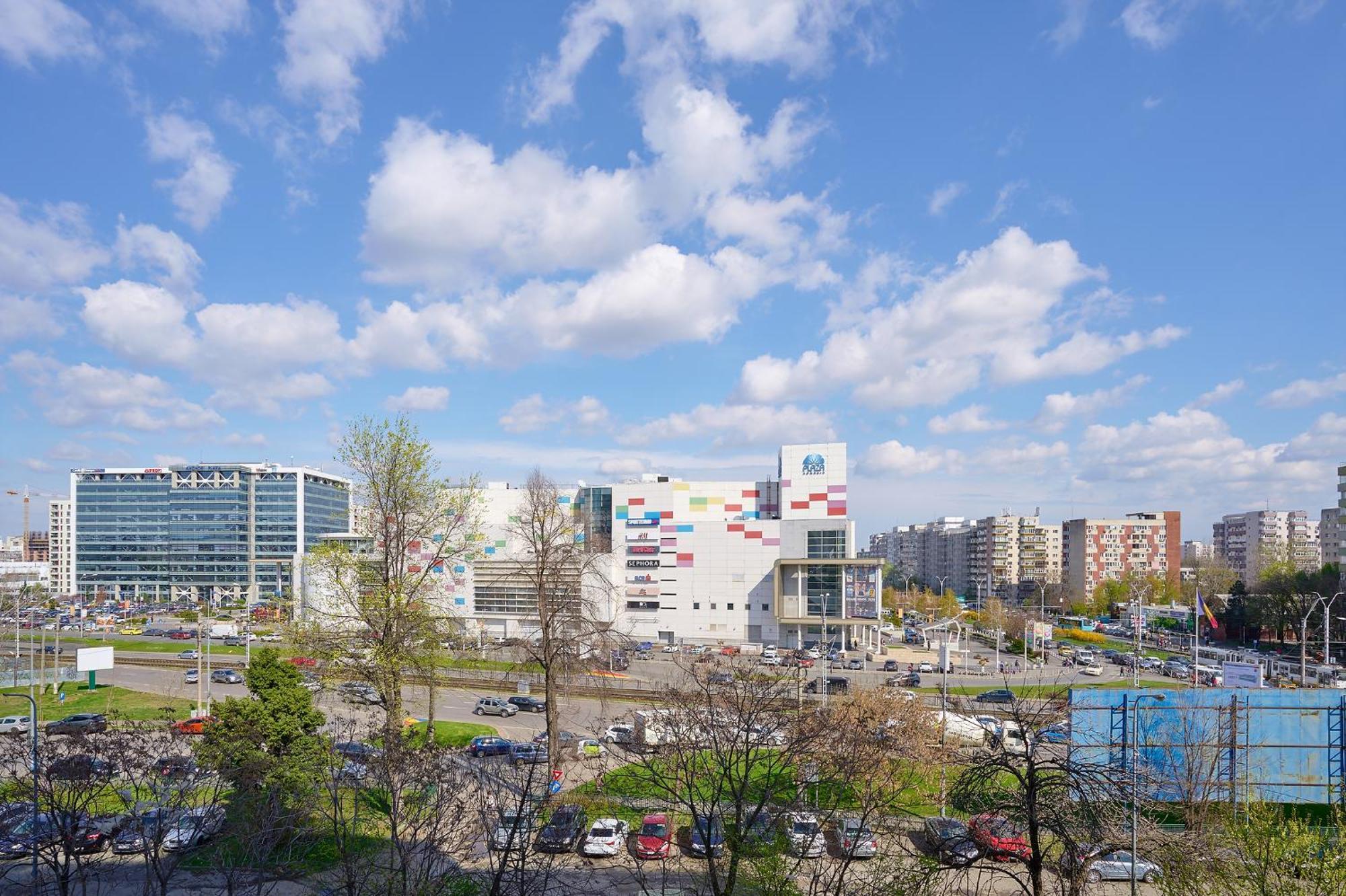 Moon Plaza Deluxe Studios Bucharest Exterior photo